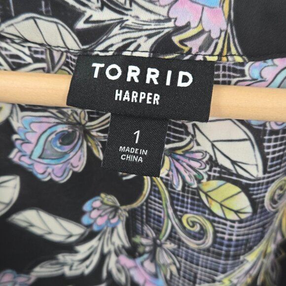 Torrid Harper Black Paisley Gold Leaf Pullover V-Neck Blouse Size 1/1X - Picture 13 of 16